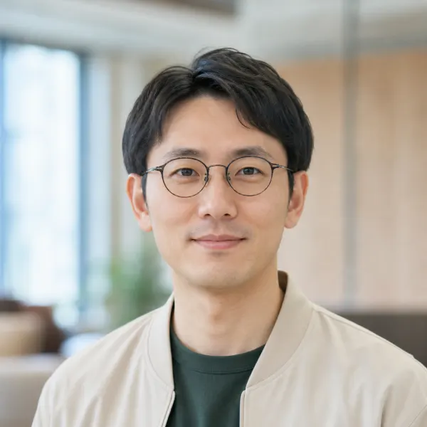 30代前半男性のイメージ写真